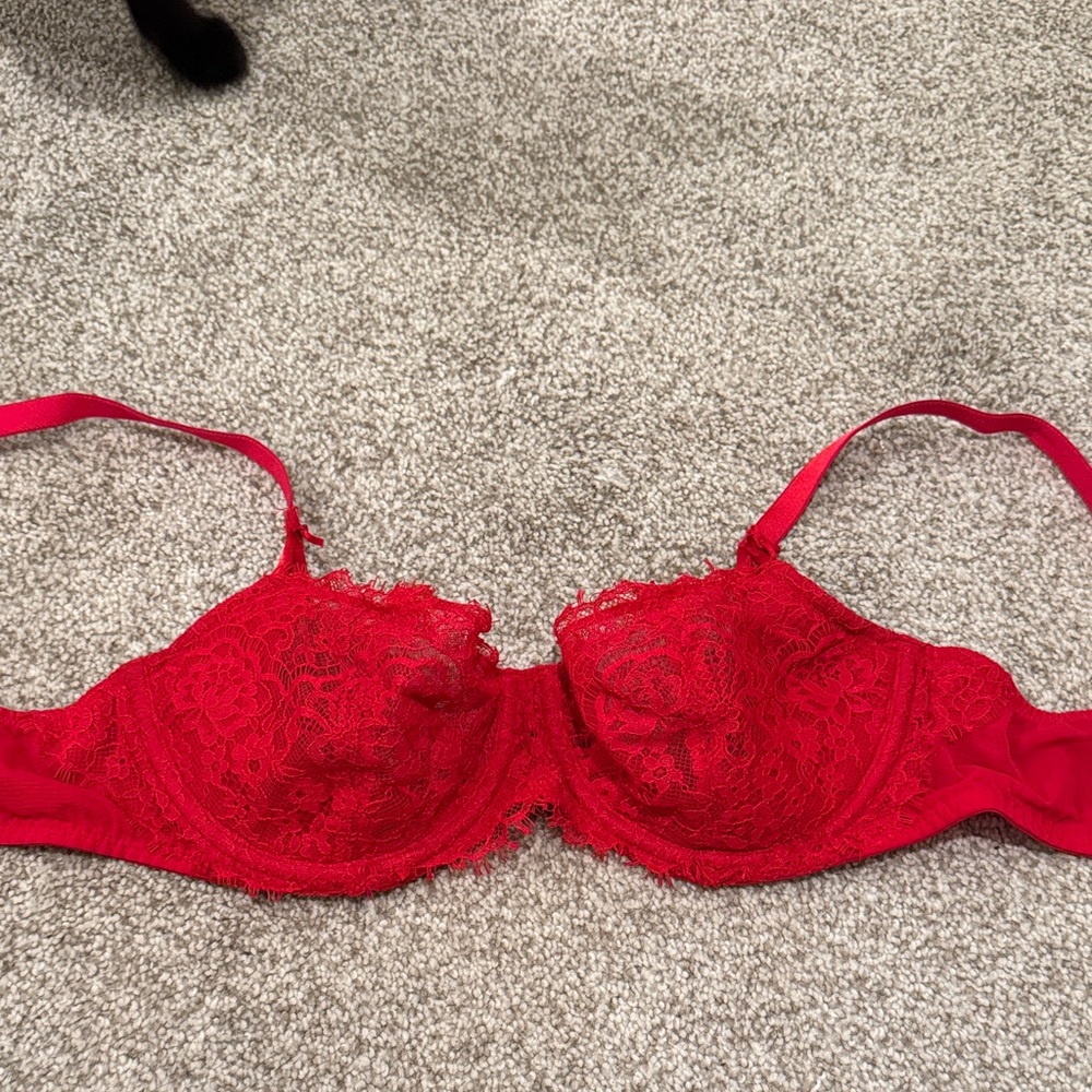 Victoria's Secret Vibrant Red Lace Bra